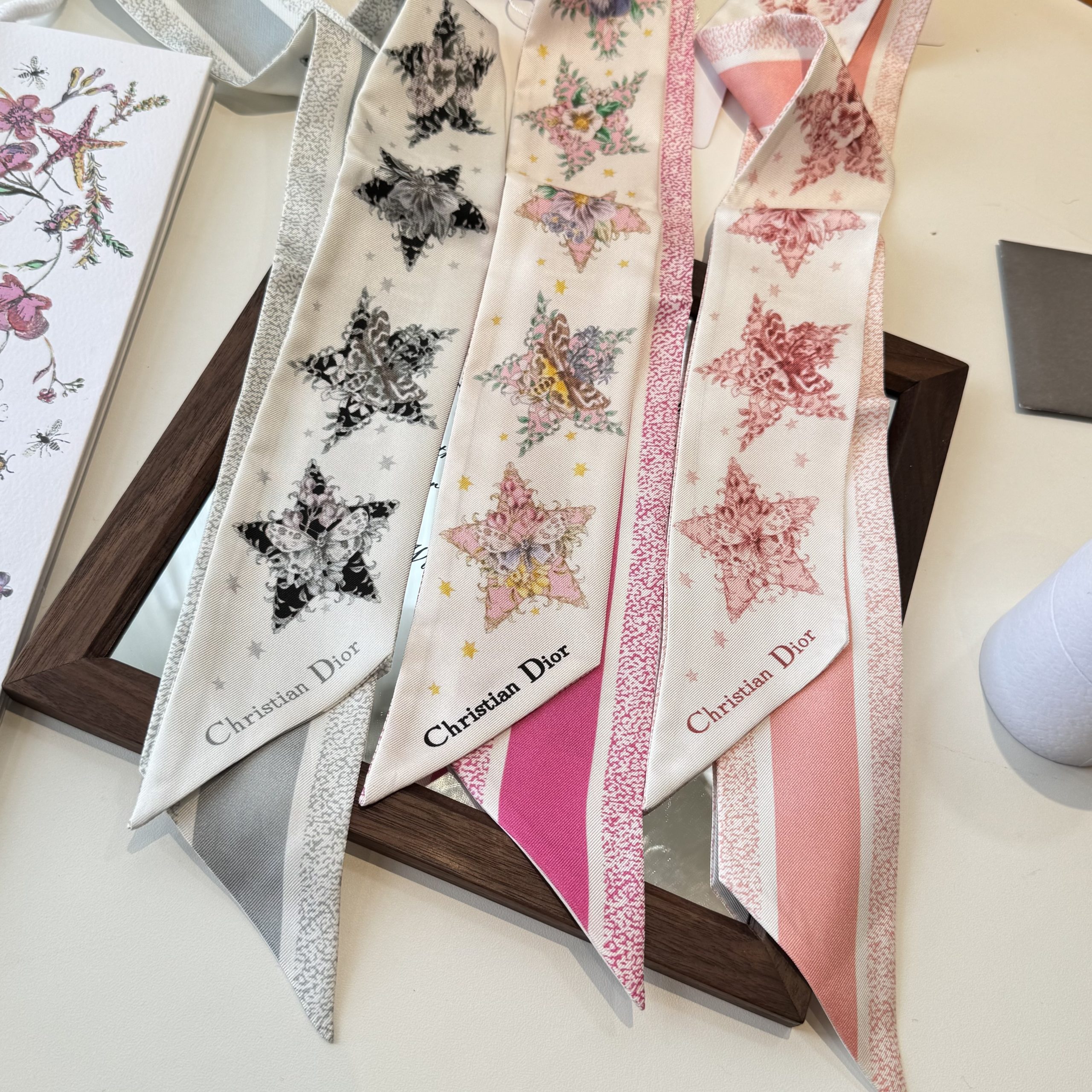 DiorA貨粉色星芒花卉絲巾髮帶 法式雙面精品飄帶女款| 15 DiorA貨粉色星芒花卉絲巾髮帶 法式雙面精品飄帶女款