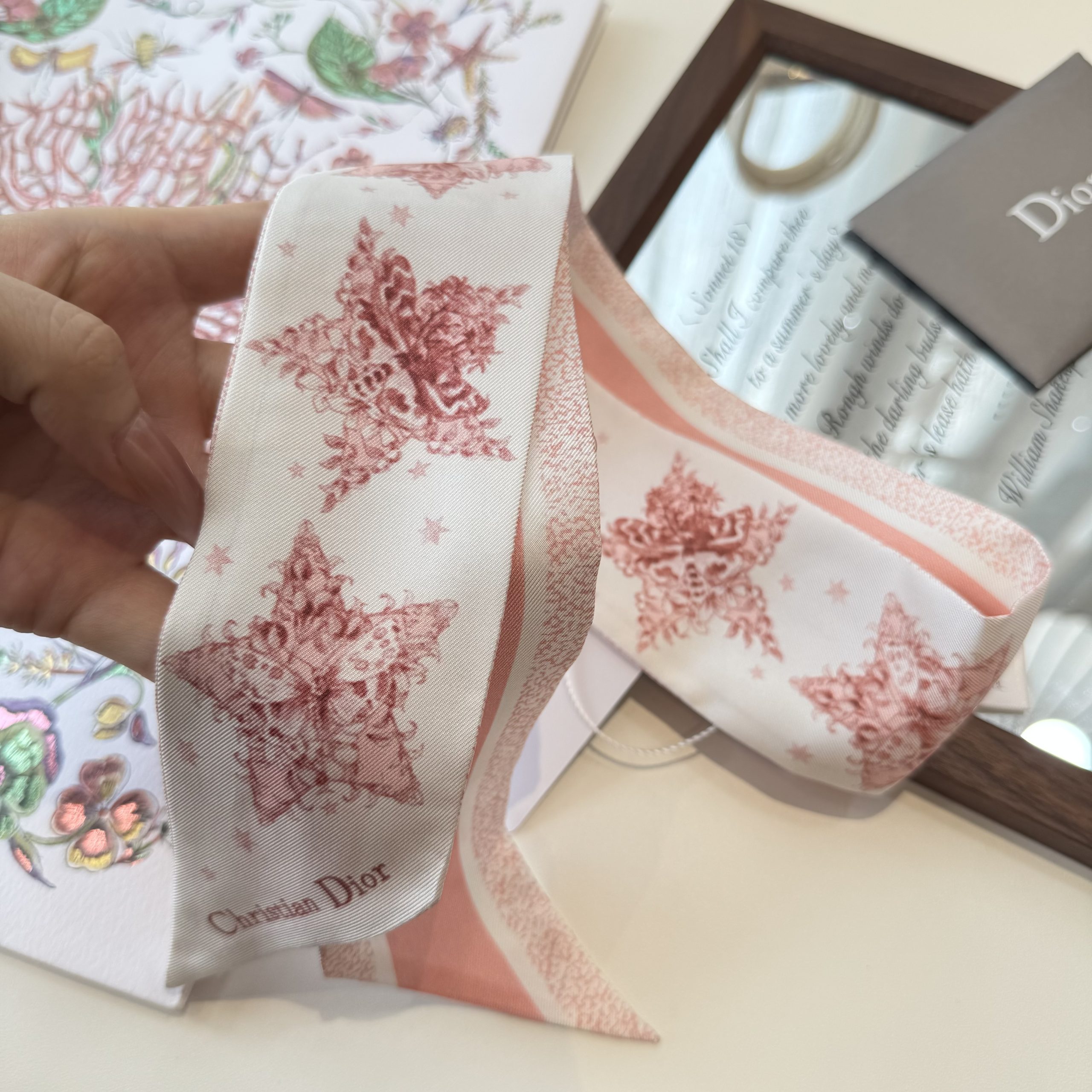 DiorA貨粉色星芒花卉絲巾髮帶 法式雙面精品飄帶女款| 8 DiorA貨粉色星芒花卉絲巾髮帶 法式雙面精品飄帶女款