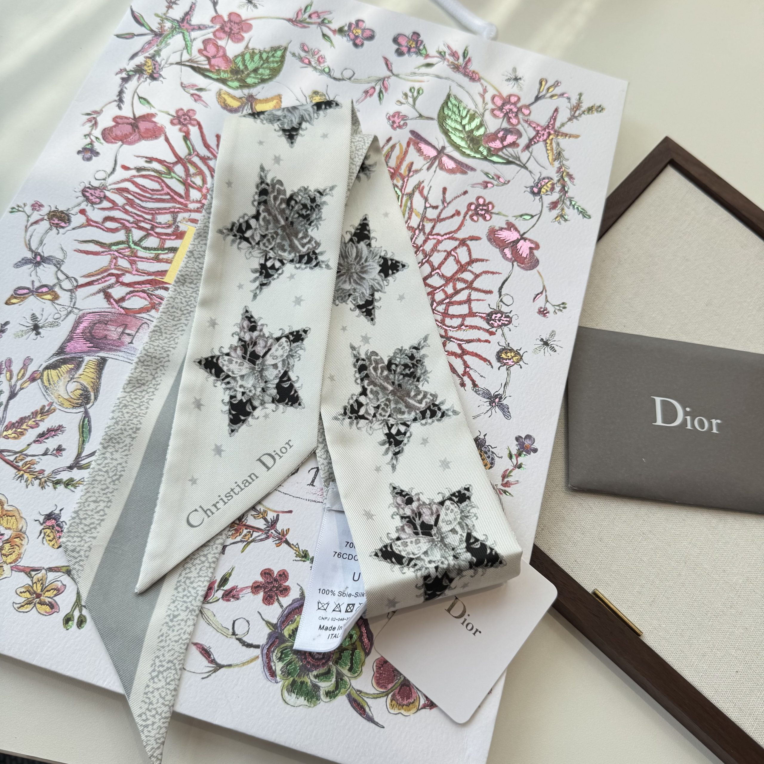 Dior原單黑白星芒絲巾髮帶 高端雙面法式精品飄帶| 10 Dior原單黑白星芒絲巾髮帶 高端雙面法式精品飄帶
