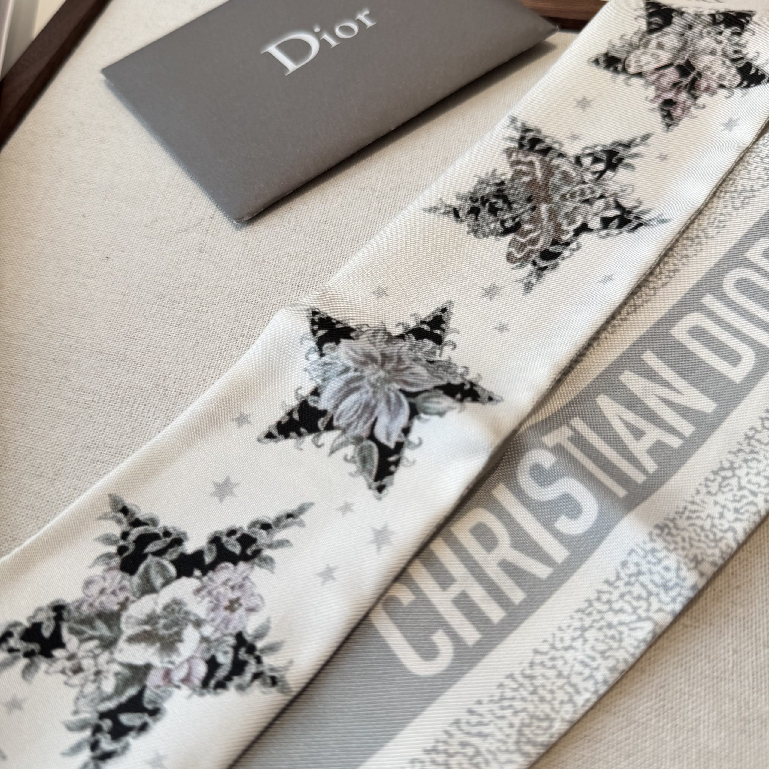 Dior原單黑白星芒絲巾髮帶 高端雙面法式精品飄帶| 8 Dior原單黑白星芒絲巾髮帶 高端雙面法式精品飄帶