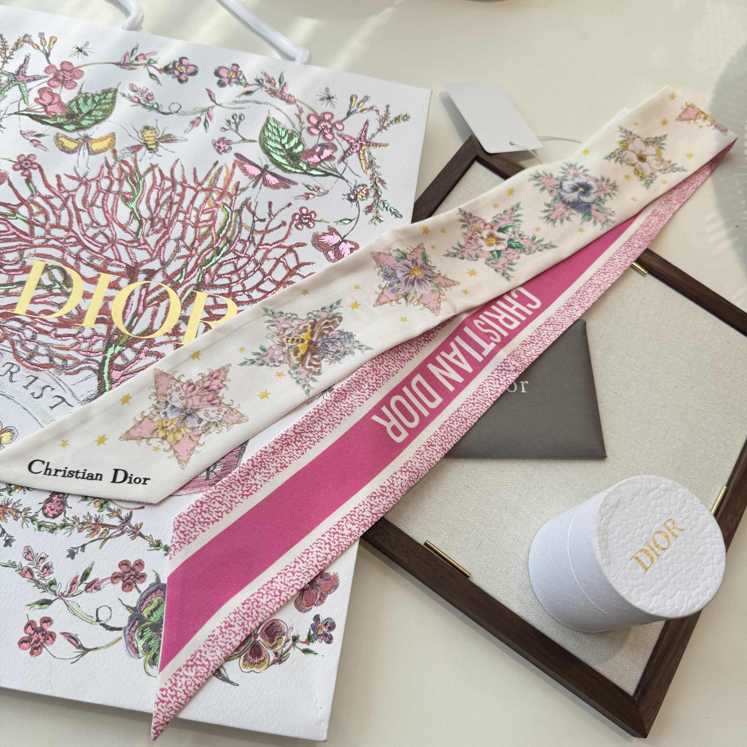 Dior高仿粉色星芒花卉絲巾髮帶 法式雙面精品窄版飄帶女款| 15 Dior高仿粉色星芒花卉絲巾髮帶 法式雙面精品窄版飄帶女款