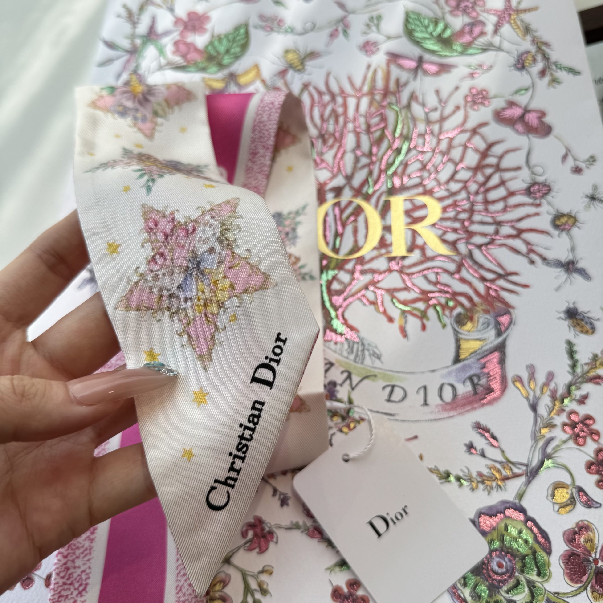 Dior高仿粉色星芒花卉絲巾髮帶 法式雙面精品窄版飄帶女款| 11 Dior高仿粉色星芒花卉絲巾髮帶 法式雙面精品窄版飄帶女款