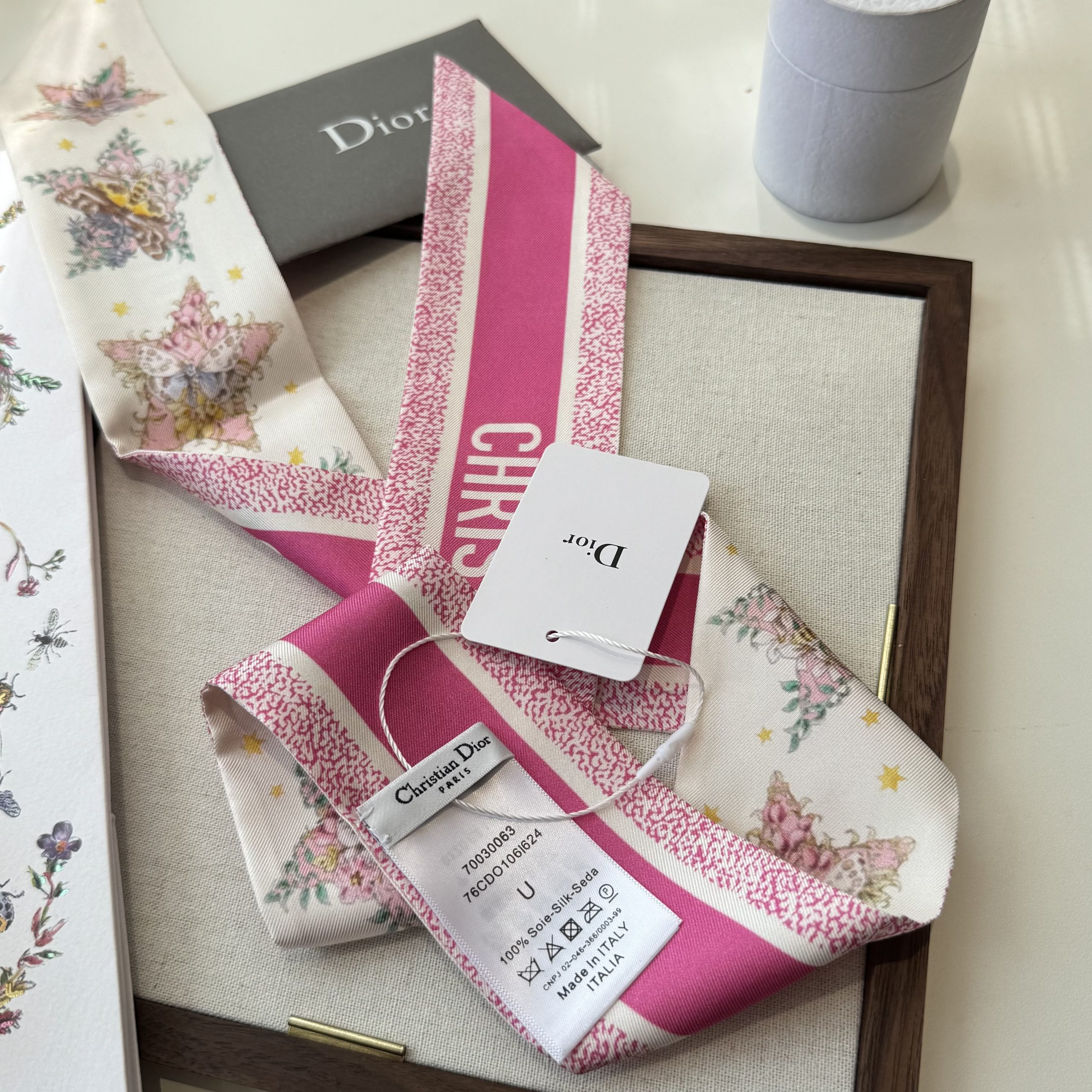 Dior高仿粉色星芒花卉絲巾髮帶 法式雙面精品窄版飄帶女款| 8 Dior高仿粉色星芒花卉絲巾髮帶 法式雙面精品窄版飄帶女款
