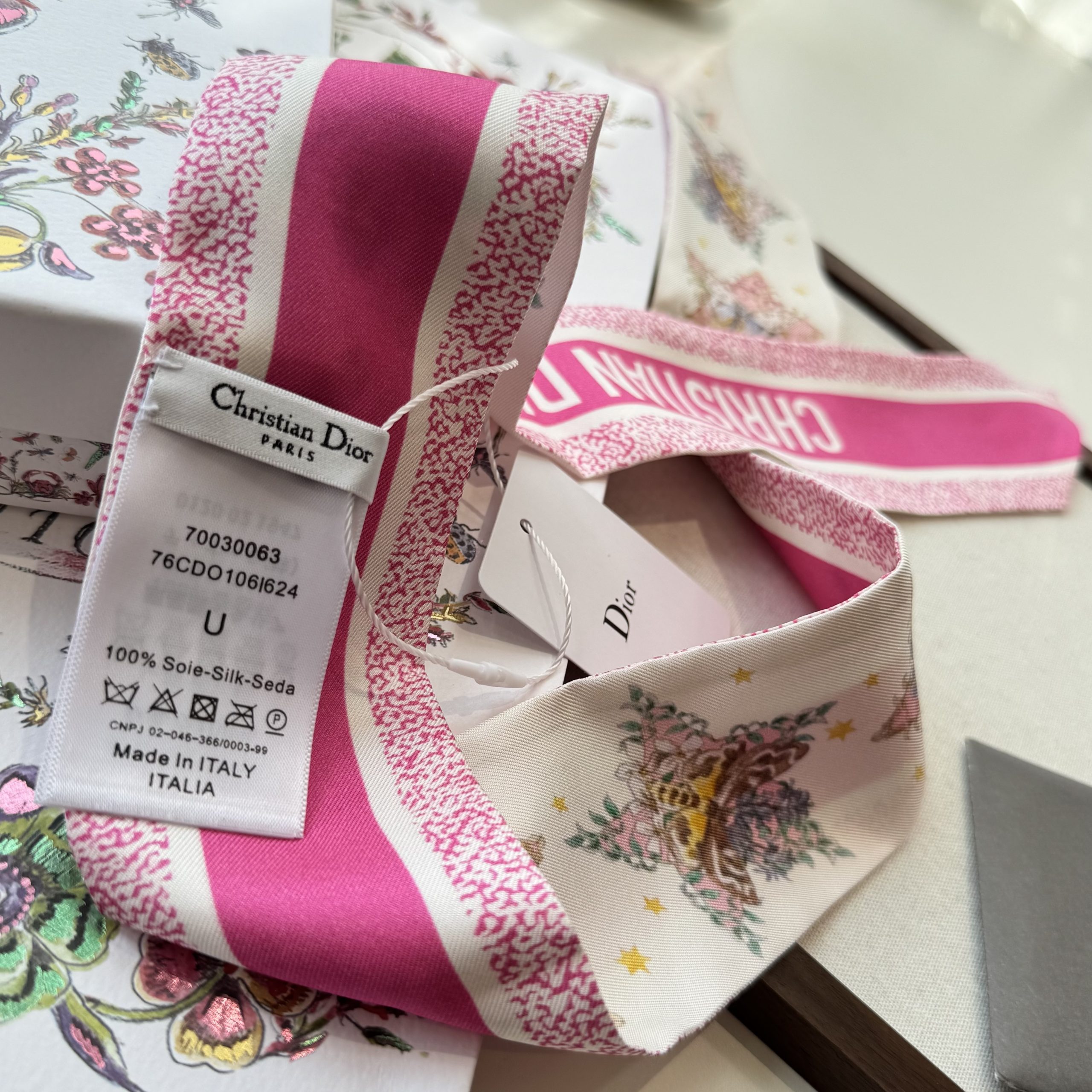 Dior高仿粉色星芒花卉絲巾髮帶 法式雙面精品窄版飄帶女款| 7 Dior高仿粉色星芒花卉絲巾髮帶 法式雙面精品窄版飄帶女款