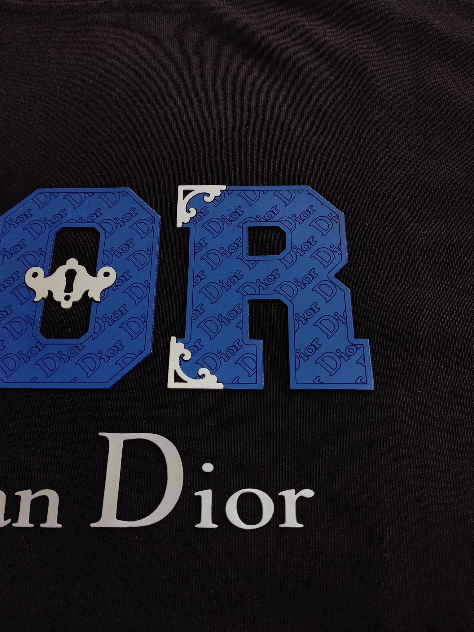Dior原單藍色字母Logo黑色短袖T恤高端休閒款| 7 Dior原單藍色字母Logo黑色短袖T恤高端休閒款