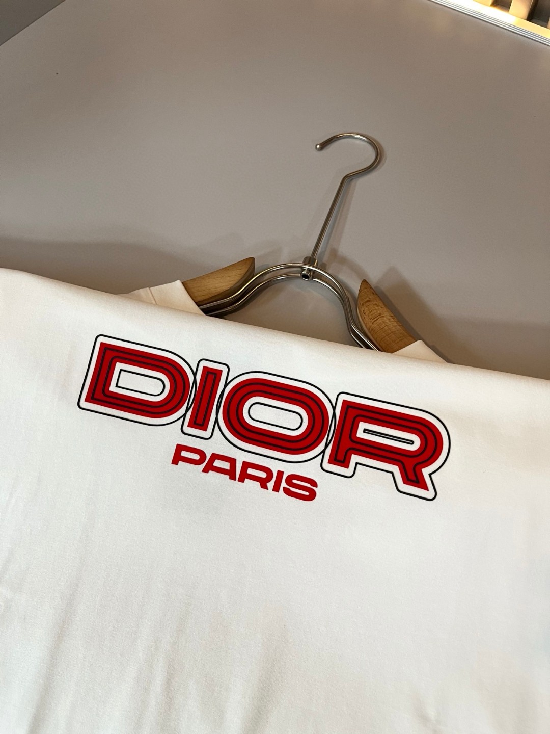 高仿Dior PARIS立體字母短袖T恤寬鬆百搭潮流款| 9 高仿Dior PARIS立體字母短袖T恤寬鬆百搭潮流款