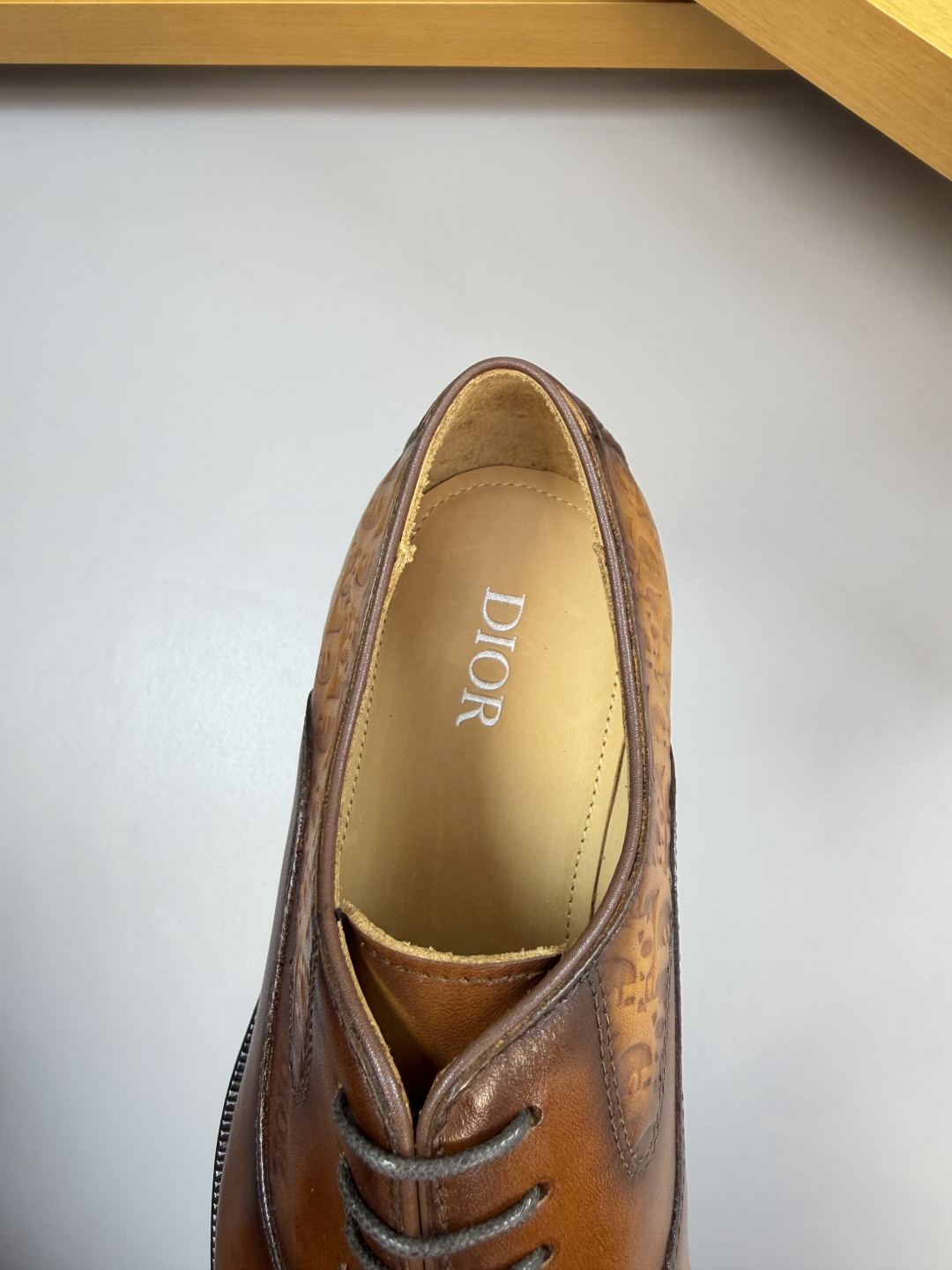 Dior高仿漸層棕色雕花牛津皮鞋 男士高端商務皮鞋| 8 Dior高仿漸層棕色雕花牛津皮鞋 男士高端商務皮鞋