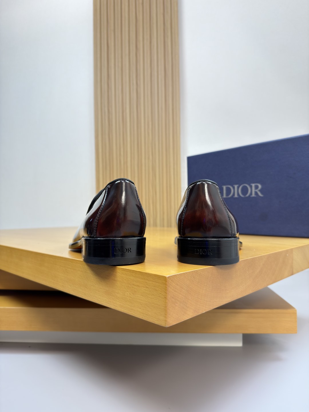 Dior一比一酒紅亮面套腳皮鞋 男士高端休閒皮鞋| 8 Dior一比一酒紅亮面套腳皮鞋 男士高端休閒皮鞋