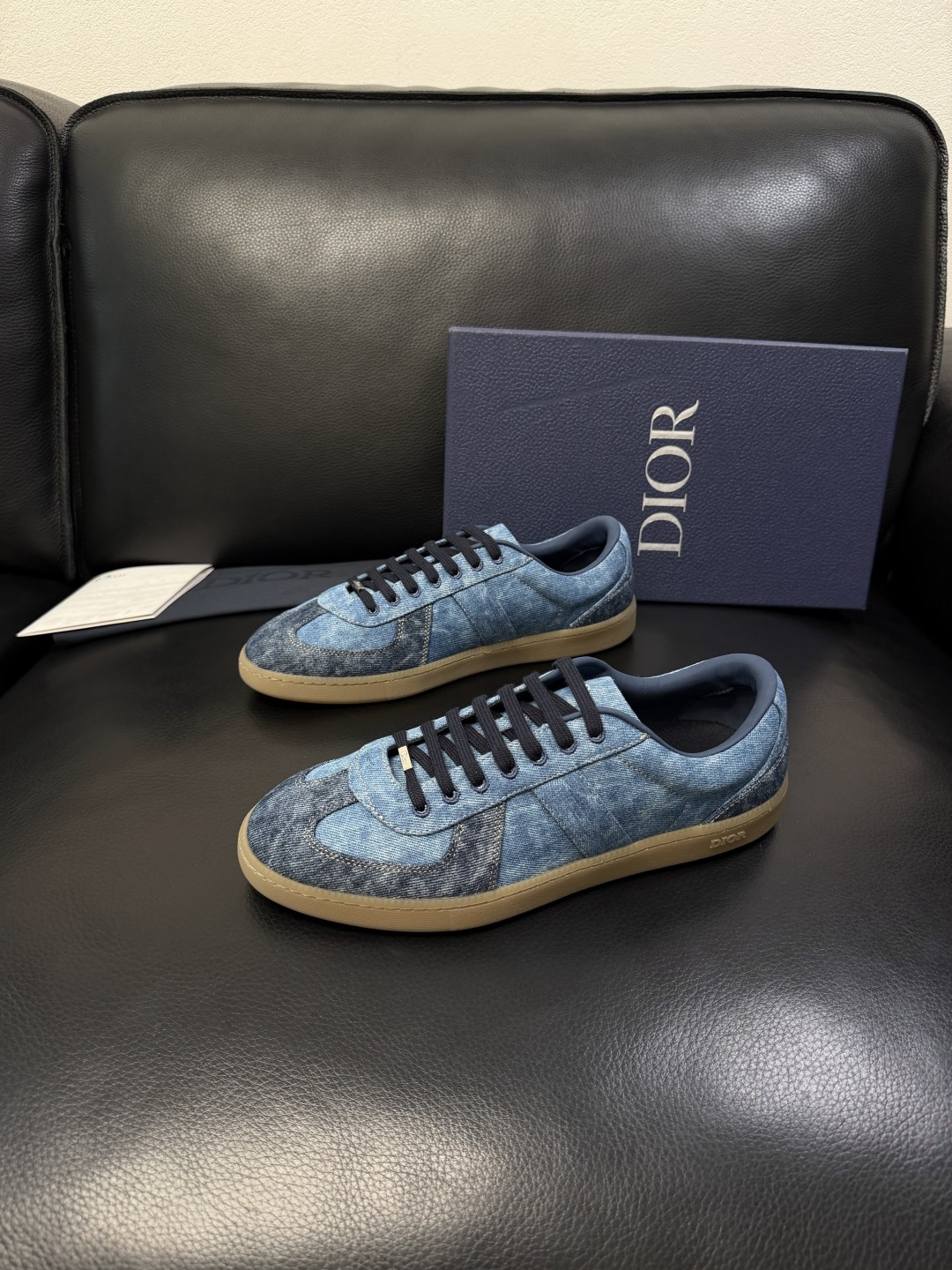 Dior 高仿牛仔拼接低幫運動鞋 復古丹寧休閒百搭款| 14 Dior 高仿牛仔拼接低幫運動鞋 復古丹寧休閒百搭款