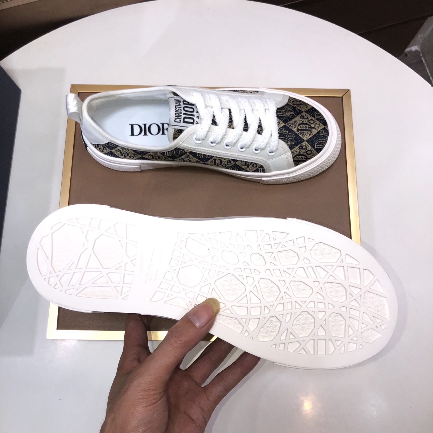 Dior A貨老花帆布低幫運動鞋 經典印花休閒款| 10 Dior A貨老花帆布低幫運動鞋 經典印花休閒款
