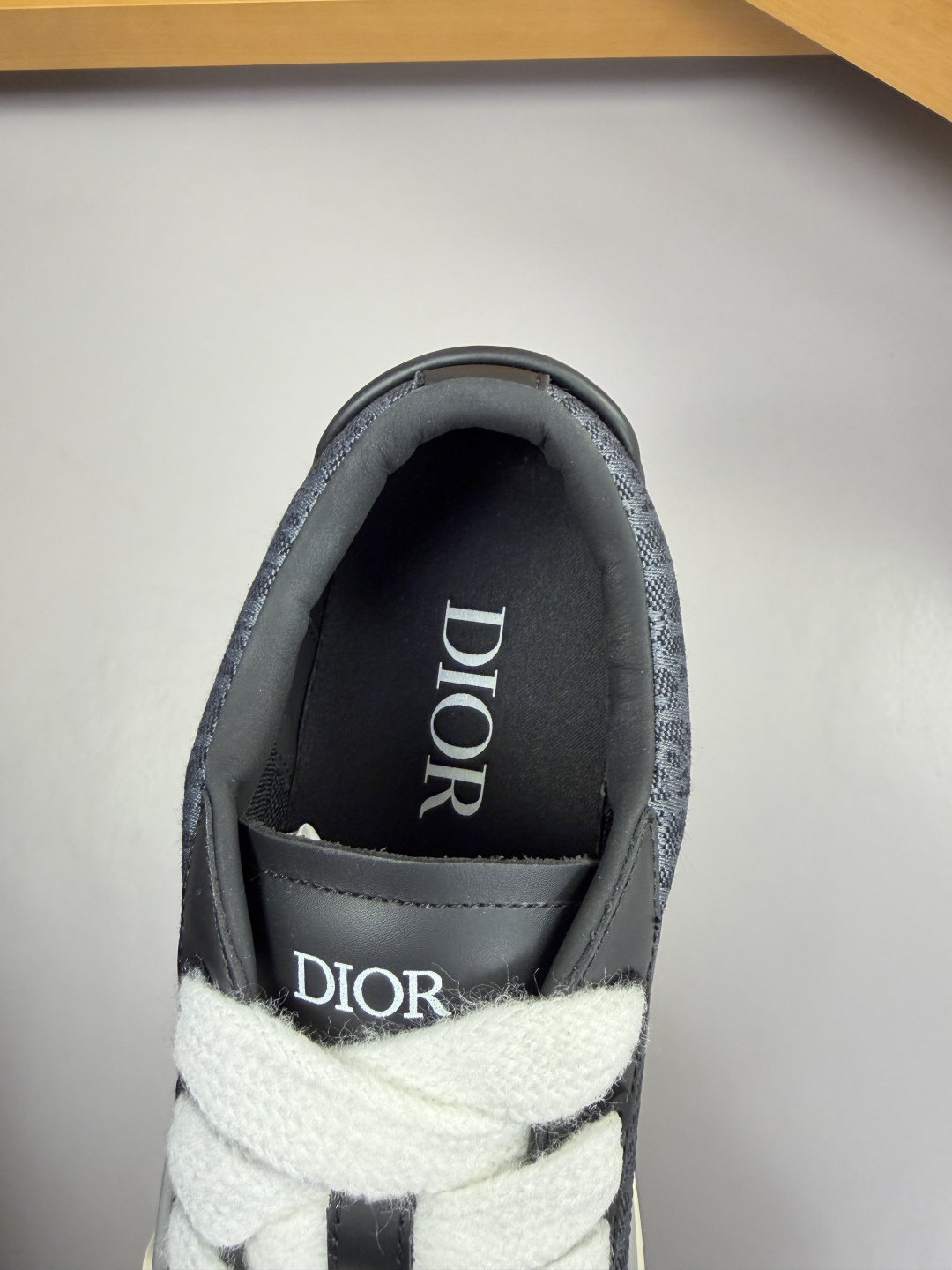 Dior 原單休閒運動鞋 男款刺繡設計厚底鞋 黑色潮流款| 9 Dior 原單休閒運動鞋 男款刺繡設計厚底鞋 黑色潮流款