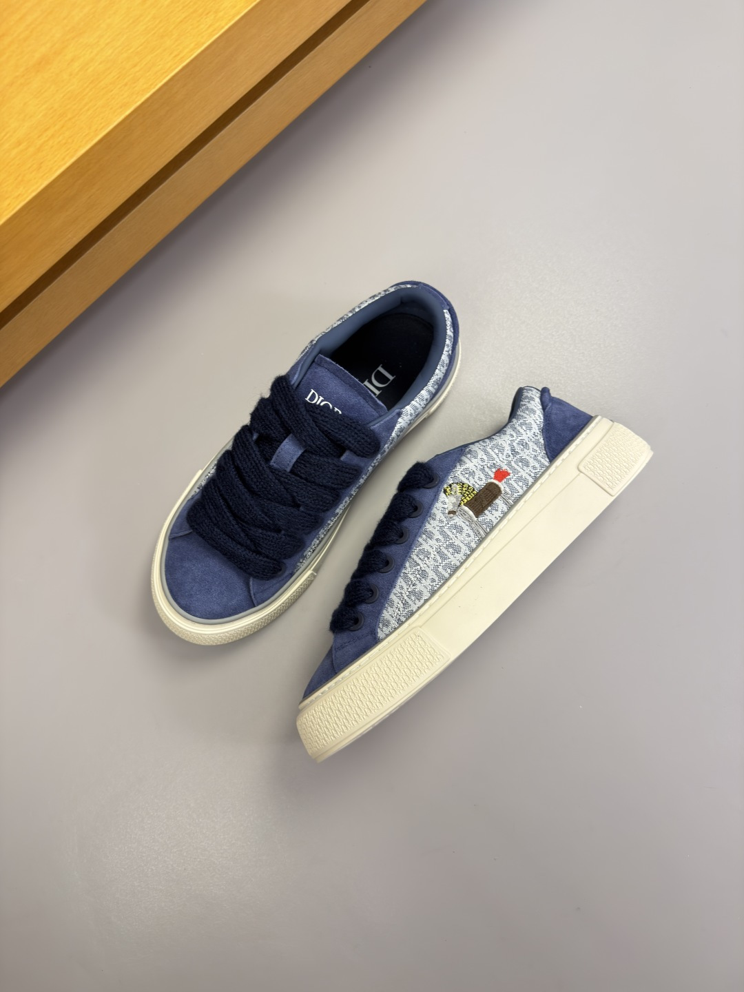 Dior 高仿低幫板鞋 男款刺繡帆布拼接休閒鞋 黑色厚底款| 13 Dior 高仿低幫板鞋 男款刺繡帆布拼接休閒鞋 黑色厚底款