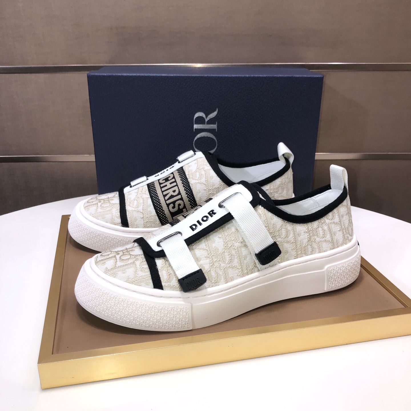 Dior 原單雙扣設計帆布低幫運動鞋 個性休閒款| 13 Dior 原單雙扣設計帆布低幫運動鞋 個性休閒款