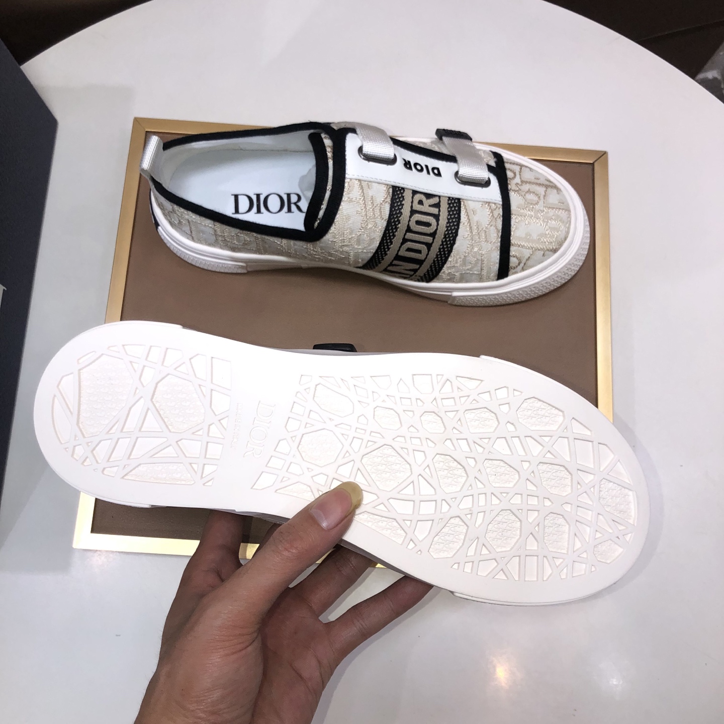 Dior 原單雙扣設計帆布低幫運動鞋 個性休閒款| 10 Dior 原單雙扣設計帆布低幫運動鞋 個性休閒款