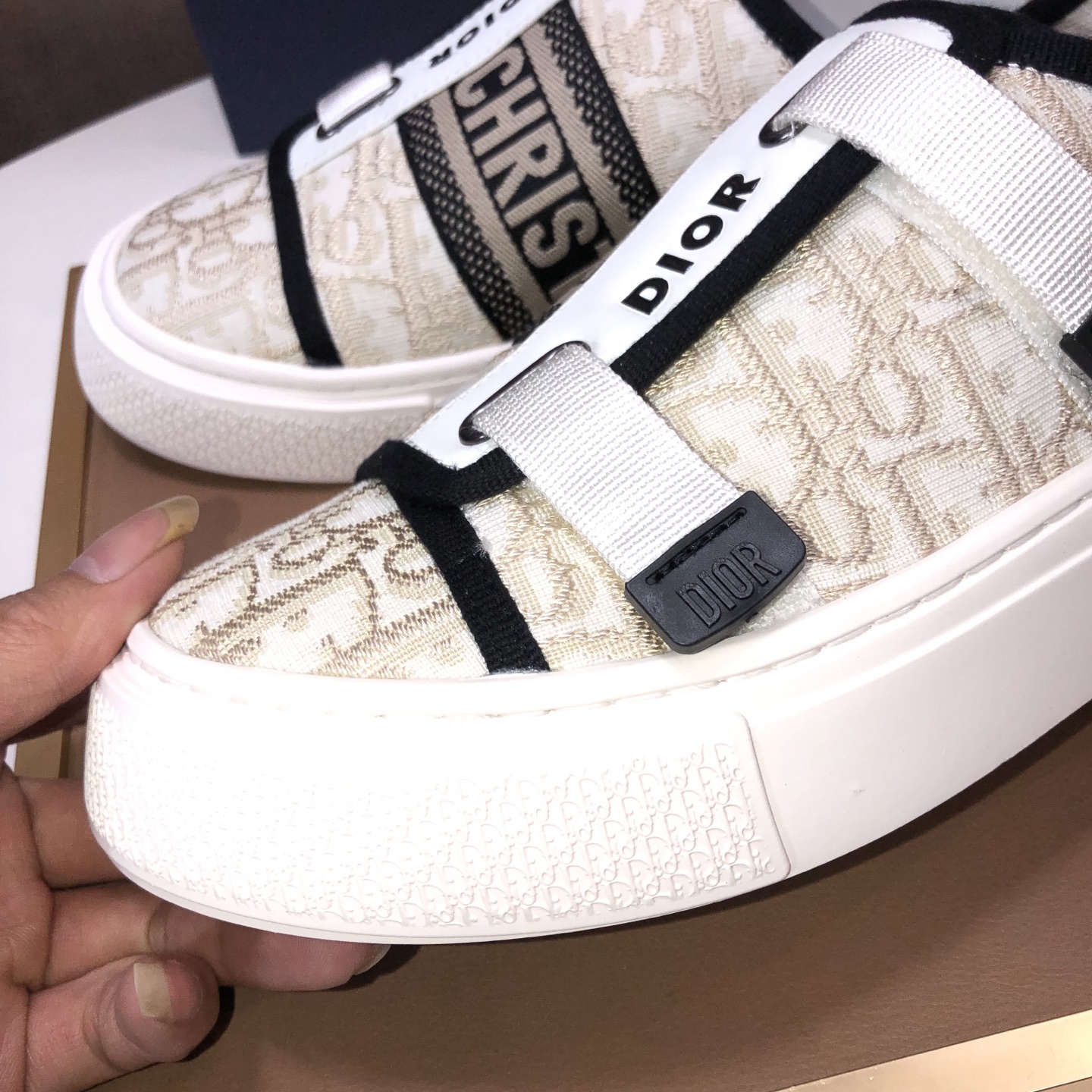 Dior 原單雙扣設計帆布低幫運動鞋 個性休閒款| 9 Dior 原單雙扣設計帆布低幫運動鞋 個性休閒款