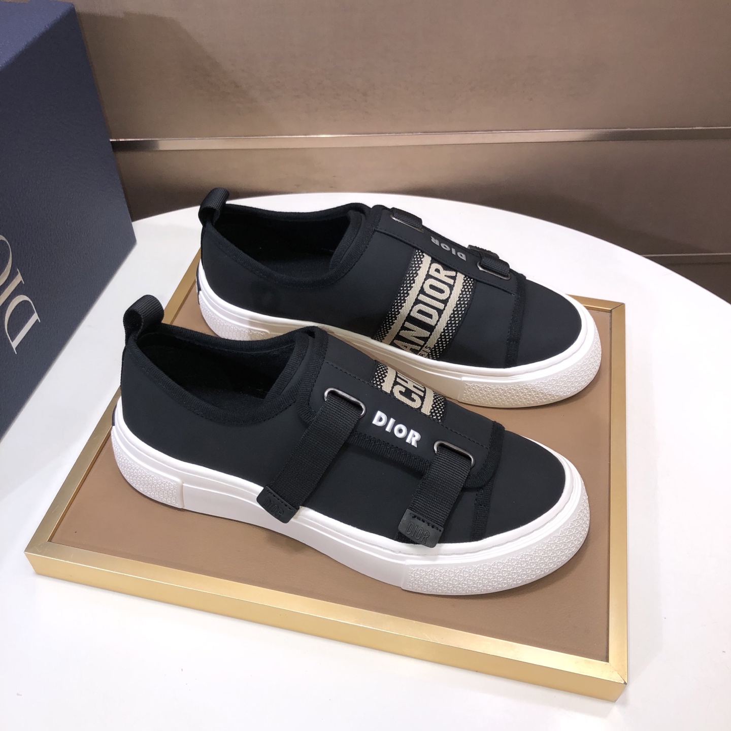 Dior 高仿厚底老花運動鞋 潮流休閒百搭款| 14 Dior 高仿厚底老花運動鞋 潮流休閒百搭款
