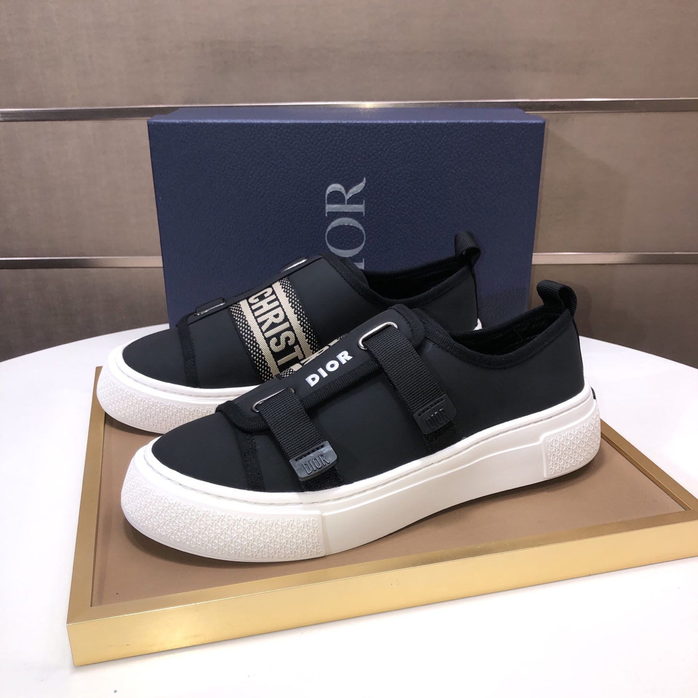 Dior 高仿厚底老花運動鞋 潮流休閒百搭款| 13 Dior 高仿厚底老花運動鞋 潮流休閒百搭款