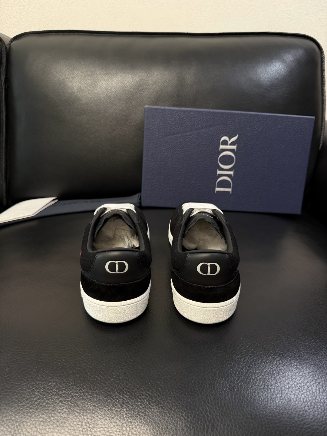 Dior 一比一運動板鞋 男款灰黑拼接低幫休閒鞋潮流款| 8 Dior 一比一運動板鞋 男款灰黑拼接低幫休閒鞋潮流款