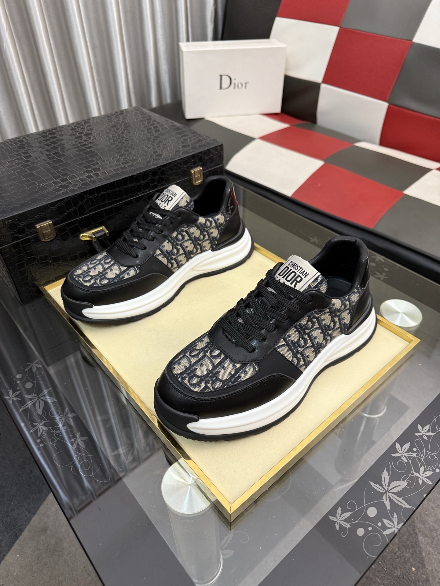 Dior 原單復古拼接低幫運動鞋 經典休閒百搭款| 14 Dior 原單復古拼接低幫運動鞋 經典休閒百搭款