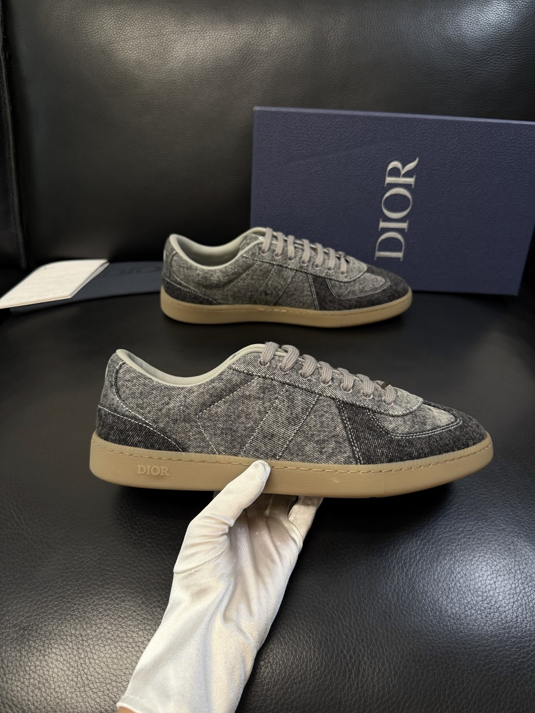 Dior 高仿休閒板鞋 男款牛仔布拼接設計低幫運動鞋| 12 Dior 高仿休閒板鞋 男款牛仔布拼接設計低幫運動鞋