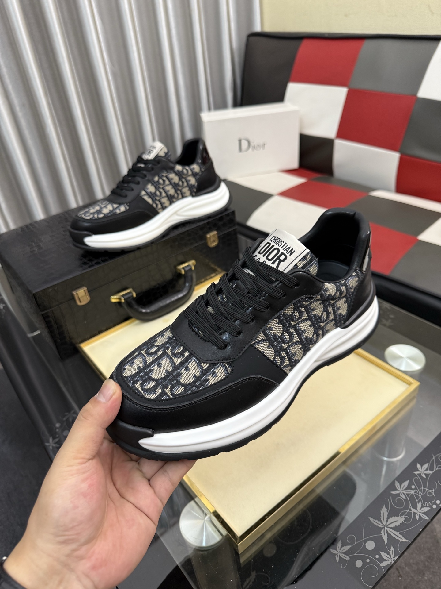 Dior 原單復古拼接低幫運動鞋 經典休閒百搭款| 11 Dior 原單復古拼接低幫運動鞋 經典休閒百搭款