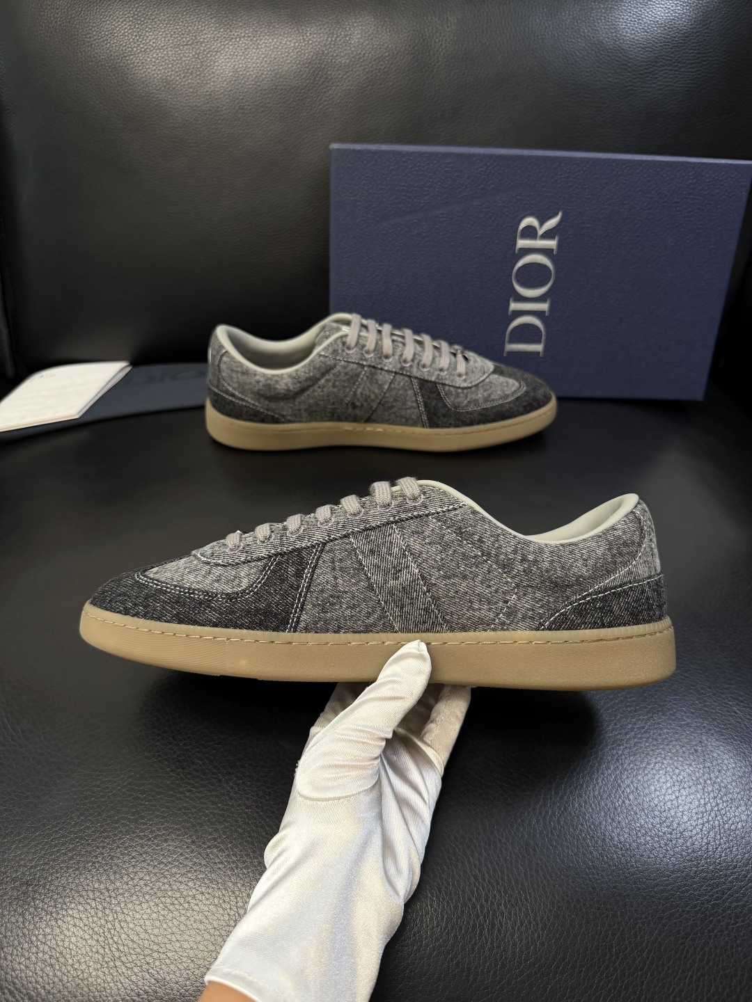 Dior 高仿休閒板鞋 男款牛仔布拼接設計低幫運動鞋| 11 Dior 高仿休閒板鞋 男款牛仔布拼接設計低幫運動鞋