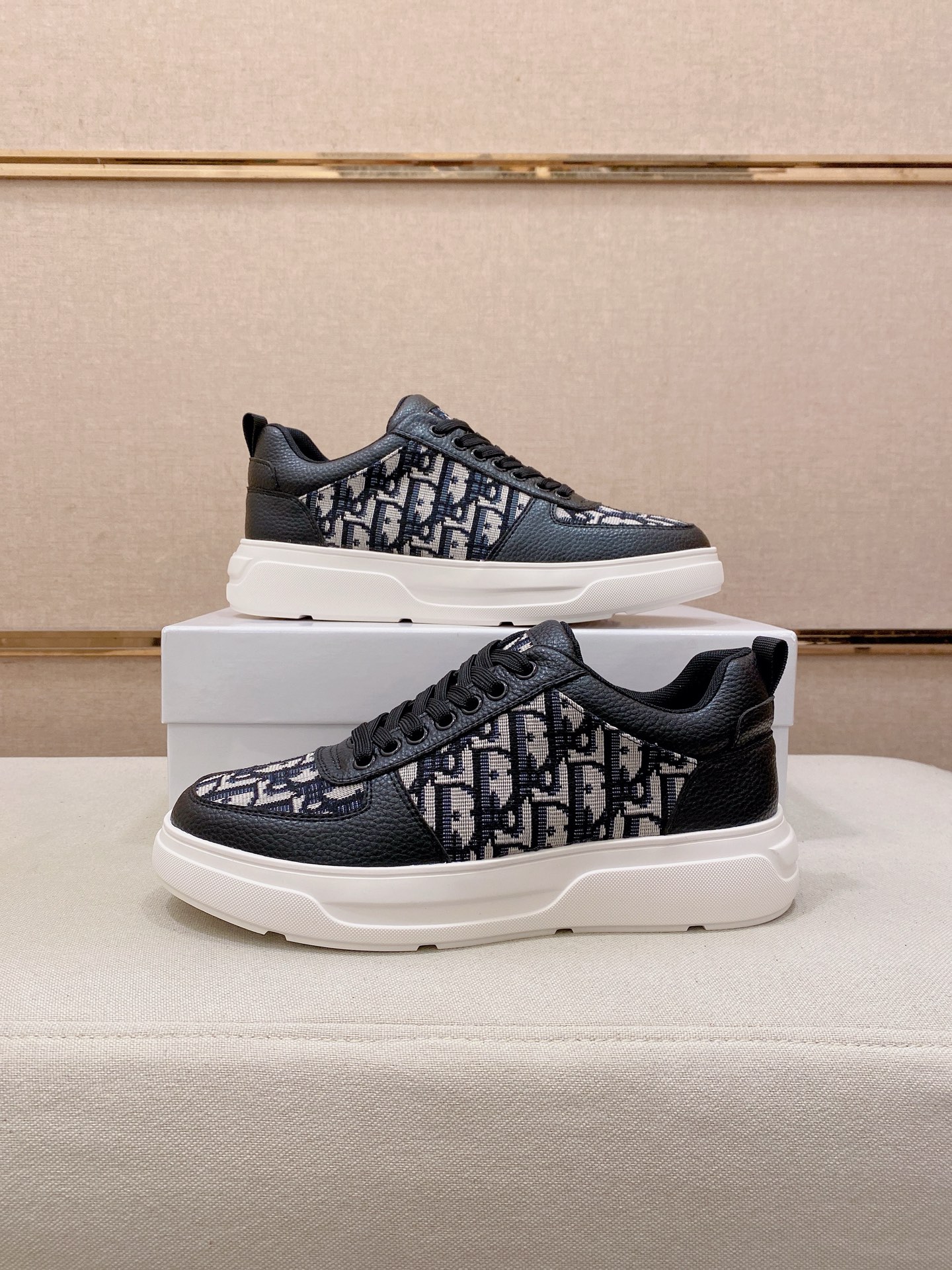 Dior 高仿Oblique帆布低筒鞋 黑白拼接休閒潮流款| 9 Dior 高仿Oblique帆布低筒鞋 黑白拼接休閒潮流款