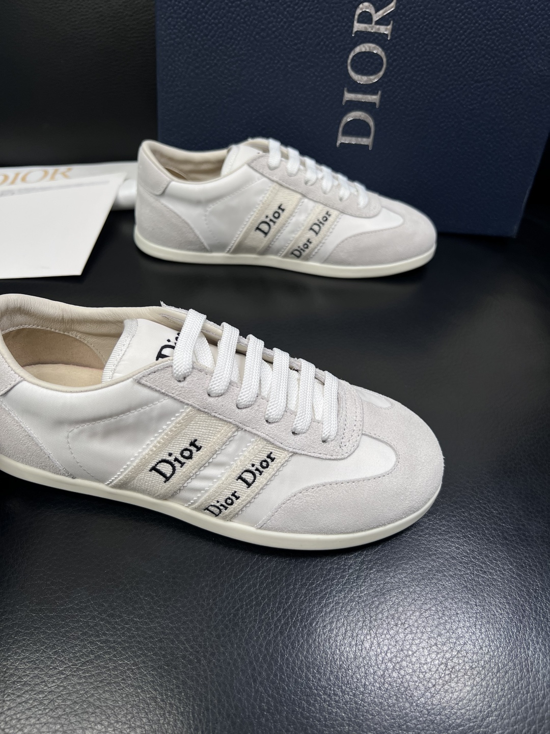 Dior 原單極簡白色低幫休閒鞋 百搭舒適運動板鞋| 10 Dior 原單極簡白色低幫休閒鞋 百搭舒適運動板鞋