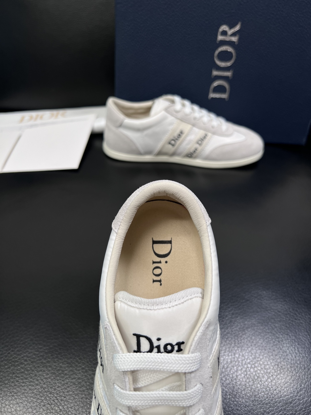 Dior 原單極簡白色低幫休閒鞋 百搭舒適運動板鞋| 9 Dior 原單極簡白色低幫休閒鞋 百搭舒適運動板鞋