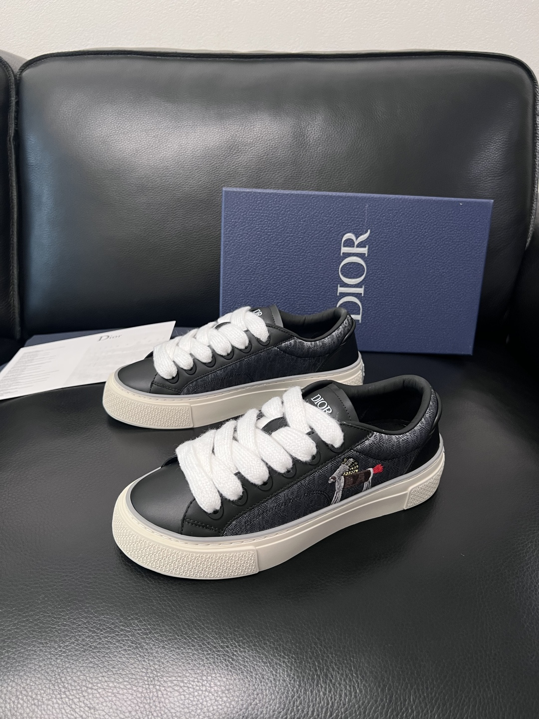 Dior 高仿刺繡圖案低幫休閒鞋 潮流設計百搭板鞋| 14 Dior 高仿刺繡圖案低幫休閒鞋 潮流設計百搭板鞋