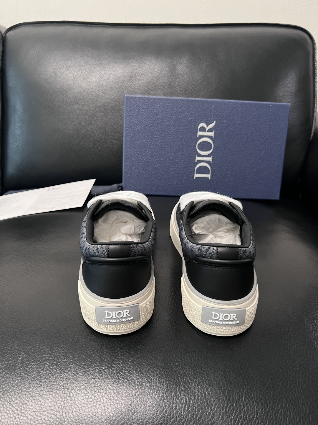 Dior 高仿刺繡圖案低幫休閒鞋 潮流設計百搭板鞋| 8 Dior 高仿刺繡圖案低幫休閒鞋 潮流設計百搭板鞋