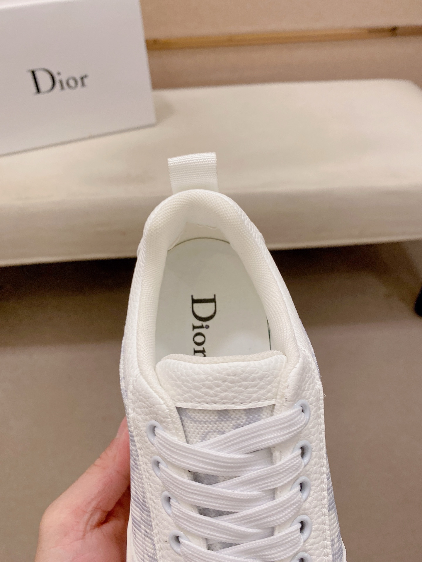 Dior 一比一白色老花休閒運動鞋 簡約百搭輕便款| 10 Dior 一比一白色老花休閒運動鞋 簡約百搭輕便款