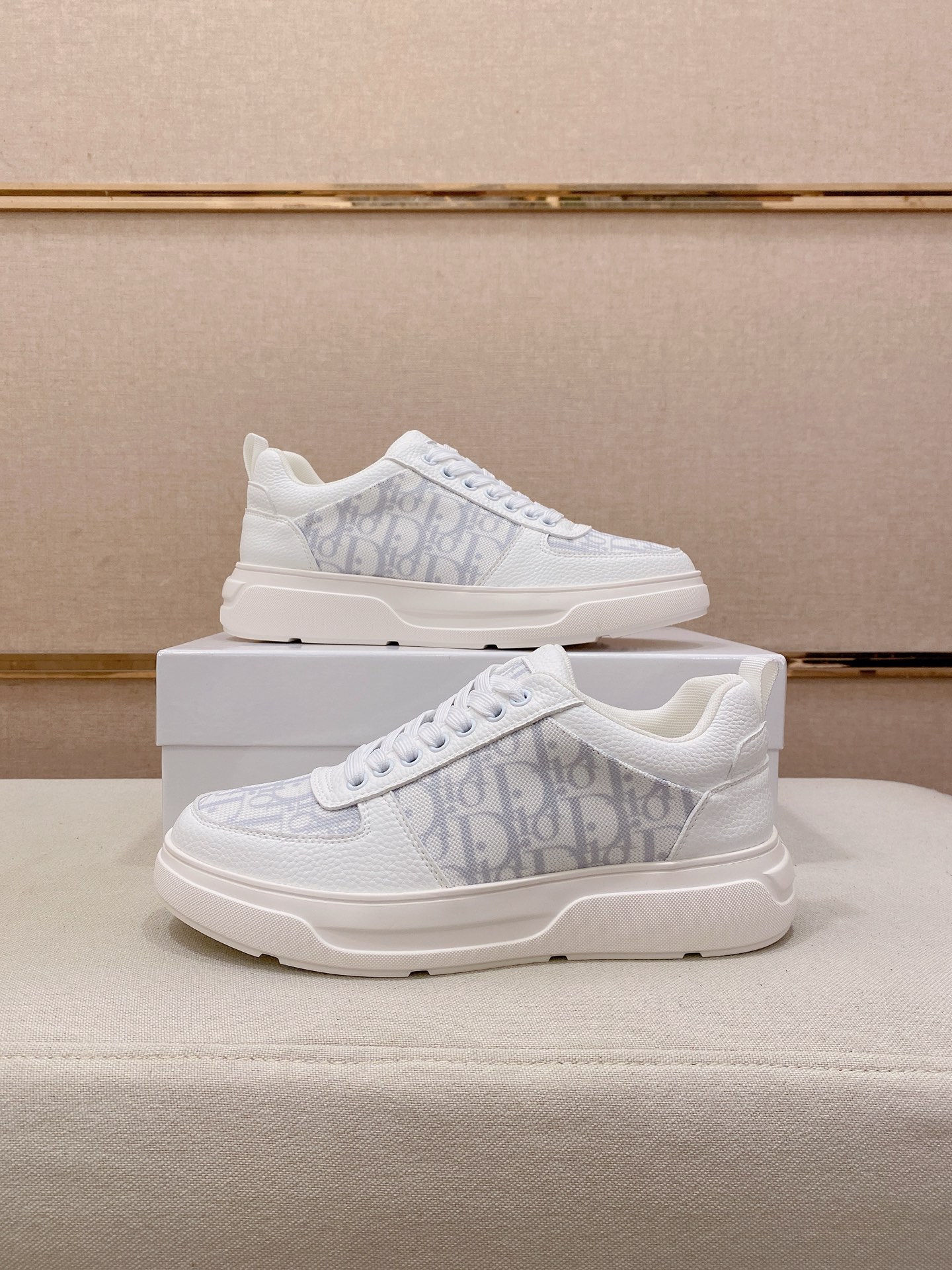 Dior 一比一白色老花休閒運動鞋 簡約百搭輕便款| 9 Dior 一比一白色老花休閒運動鞋 簡約百搭輕便款