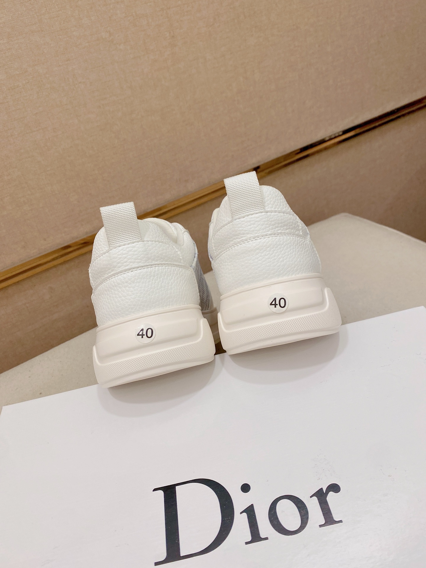 Dior 一比一白色老花休閒運動鞋 簡約百搭輕便款| 8 Dior 一比一白色老花休閒運動鞋 簡約百搭輕便款