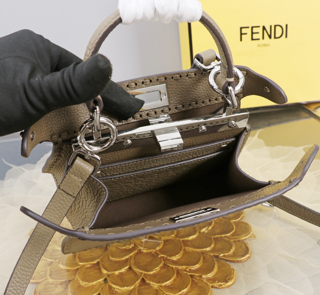 Fendi 高仿 Peekaboo Selleria 小牛皮手提斜背包 灰棕色| 7 Fendi 高仿 Peekaboo Selleria 小牛皮手提斜背包 灰棕色