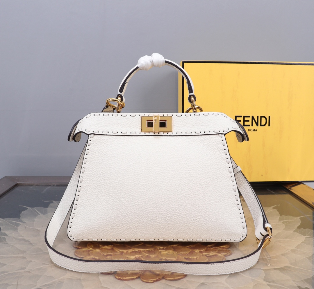 Fendi 原單 Peekaboo Selleria 手提斜背包 米白色金扣款| 2 Fendi 原單 Peekaboo Selleria 手提斜背包 米白色金扣款