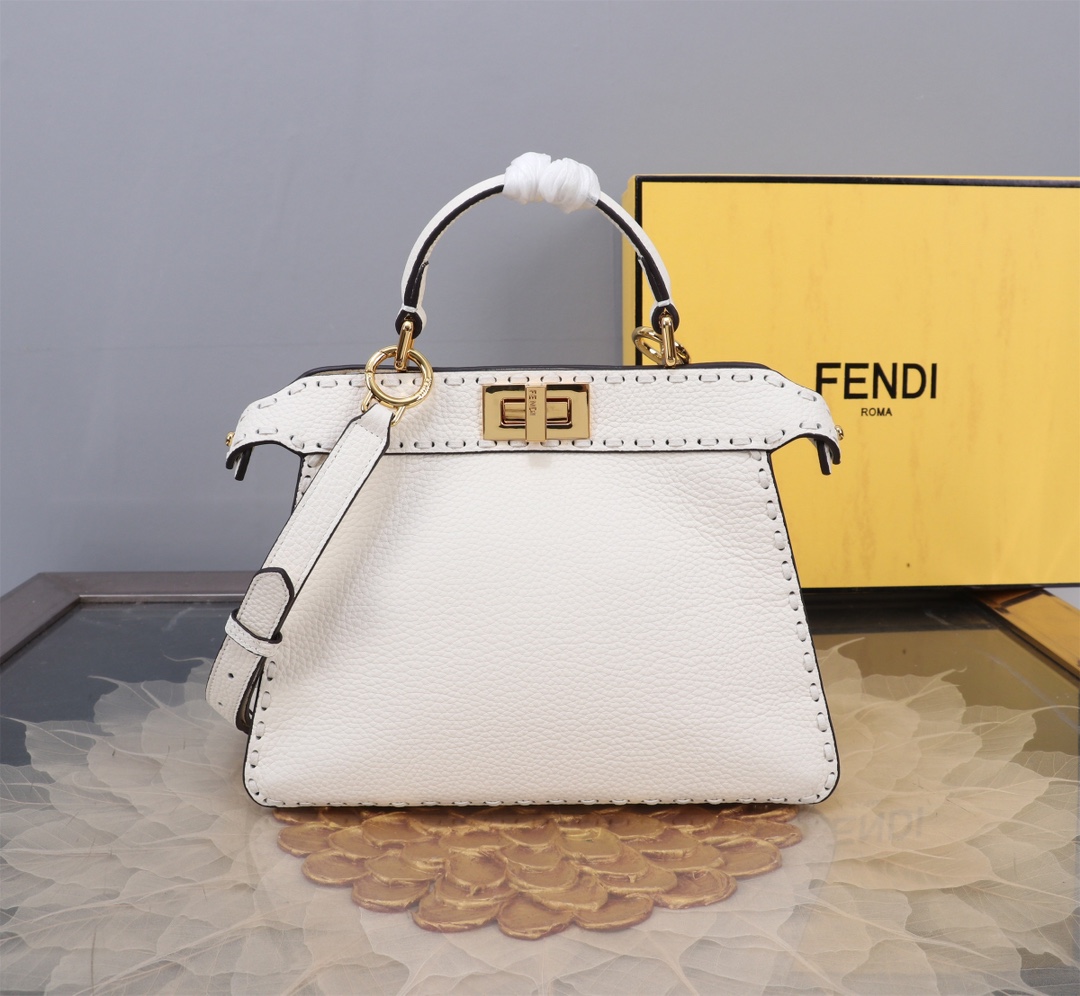 Fendi 原單 Peekaboo Selleria 手提斜背包 米白色金扣款| 14 Fendi 原單 Peekaboo Selleria 手提斜背包 米白色金扣款