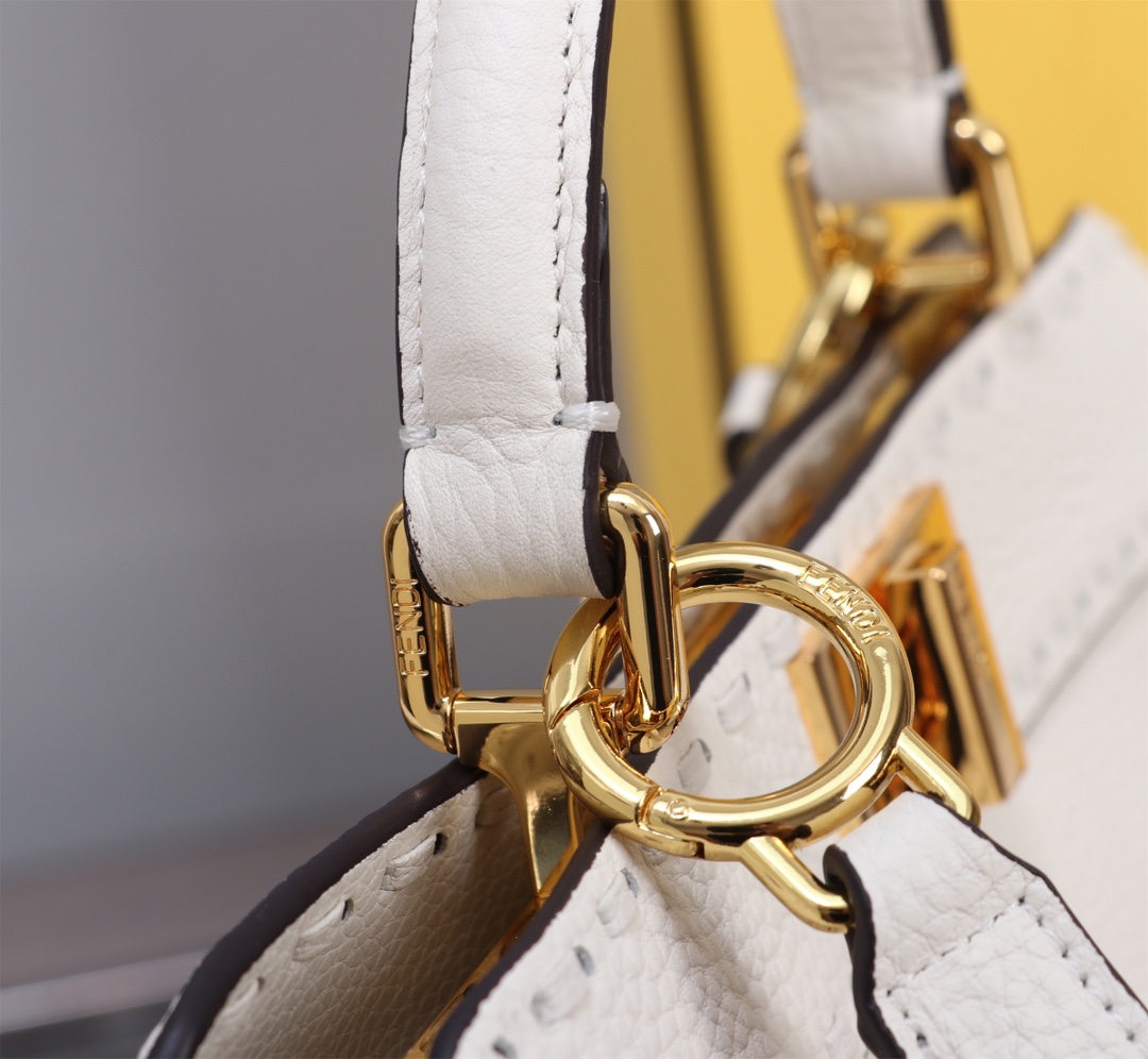 Fendi 原單 Peekaboo Selleria 手提斜背包 米白色金扣款| 11 Fendi 原單 Peekaboo Selleria 手提斜背包 米白色金扣款