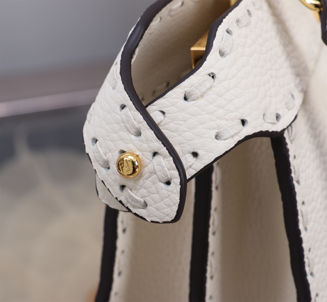 Fendi 原單 Peekaboo Selleria 手提斜背包 米白色金扣款| 10 Fendi 原單 Peekaboo Selleria 手提斜背包 米白色金扣款
