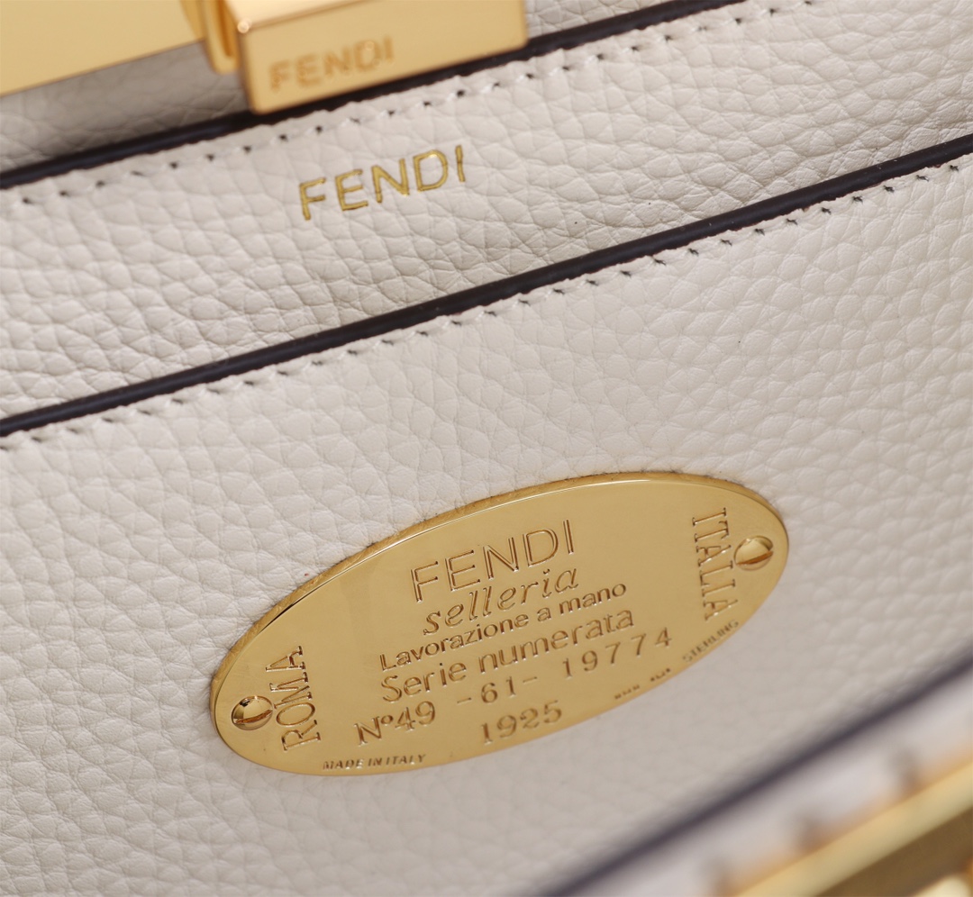Fendi 原單 Peekaboo Selleria 手提斜背包 米白色金扣款| 8 Fendi 原單 Peekaboo Selleria 手提斜背包 米白色金扣款