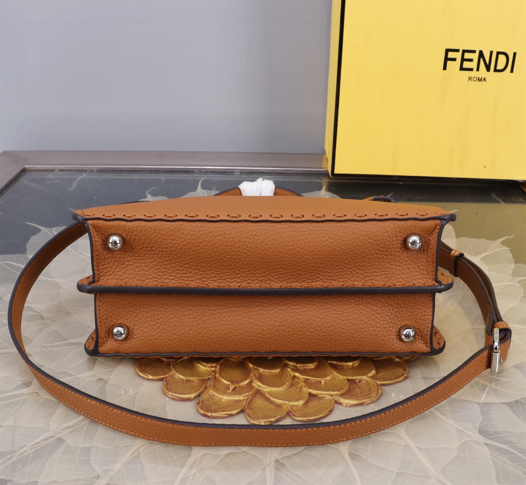 Fendi 一比一 Peekaboo 中號手提包 奶茶灰色內袋款| 9 Fendi 一比一 Peekaboo 中號手提包 奶茶灰色內袋款