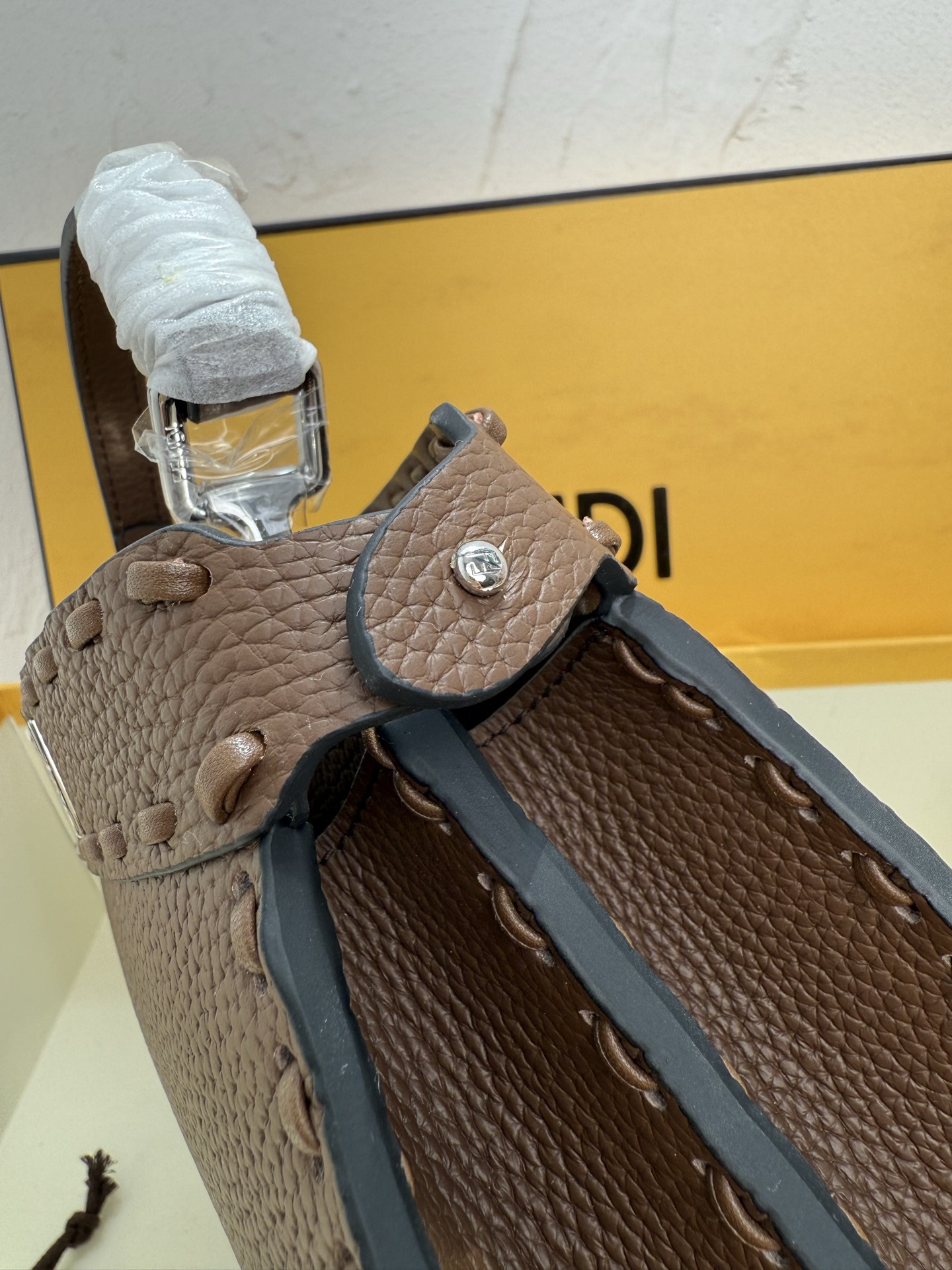 Fendi 原單 Peekaboo 中號手提包 奶茶色雙層設計| 11 Fendi 原單 Peekaboo 中號手提包 奶茶色雙層設計