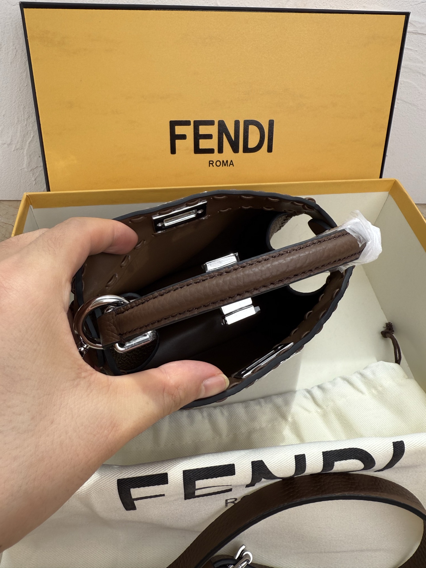 Fendi 原單 Peekaboo 中號手提包 奶茶色雙層設計| 9 Fendi 原單 Peekaboo 中號手提包 奶茶色雙層設計