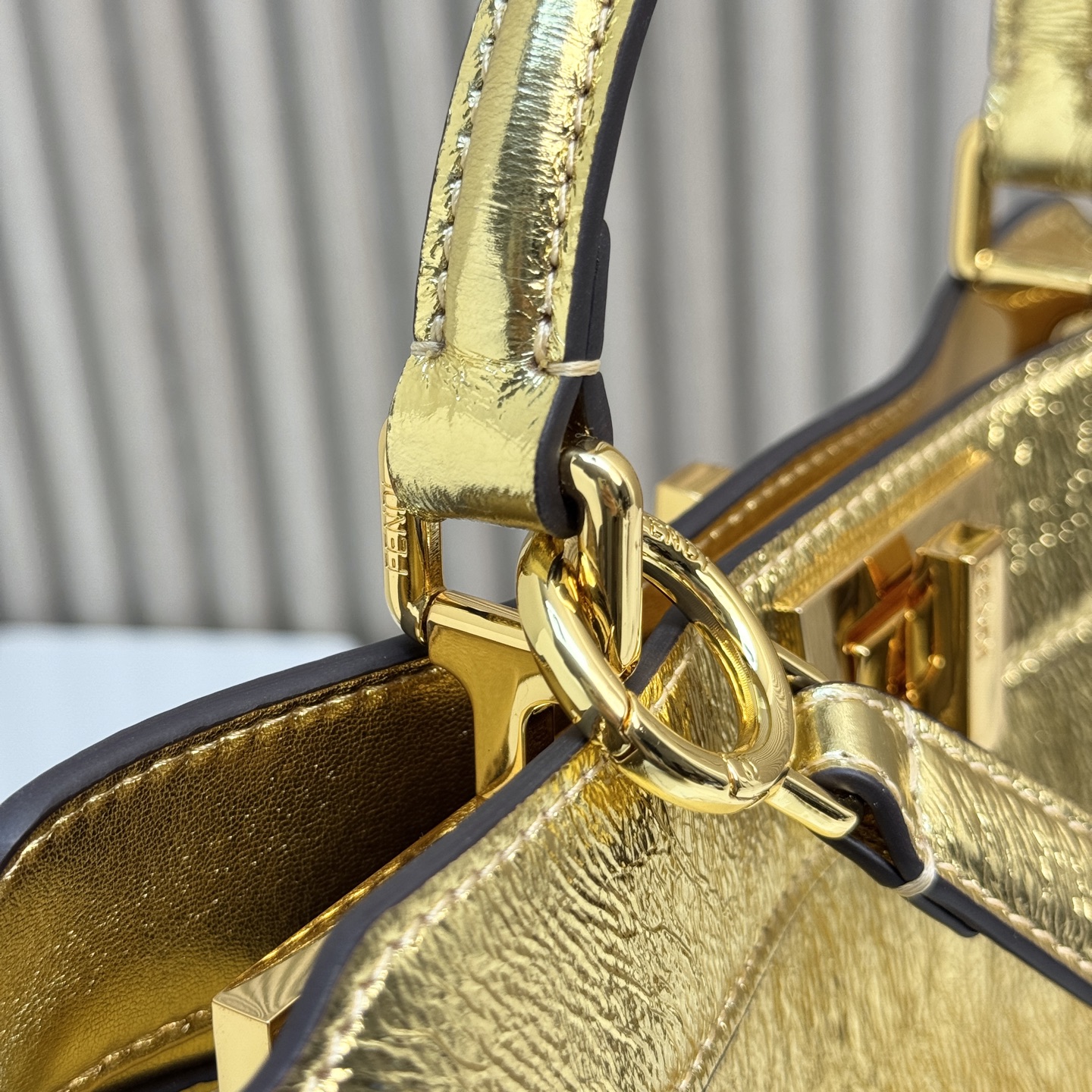 FENDI 一比一 Peekaboo 手提包 金色亮面時尚斜背款| 14 FENDI 一比一 Peekaboo 手提包 金色亮面時尚斜背款