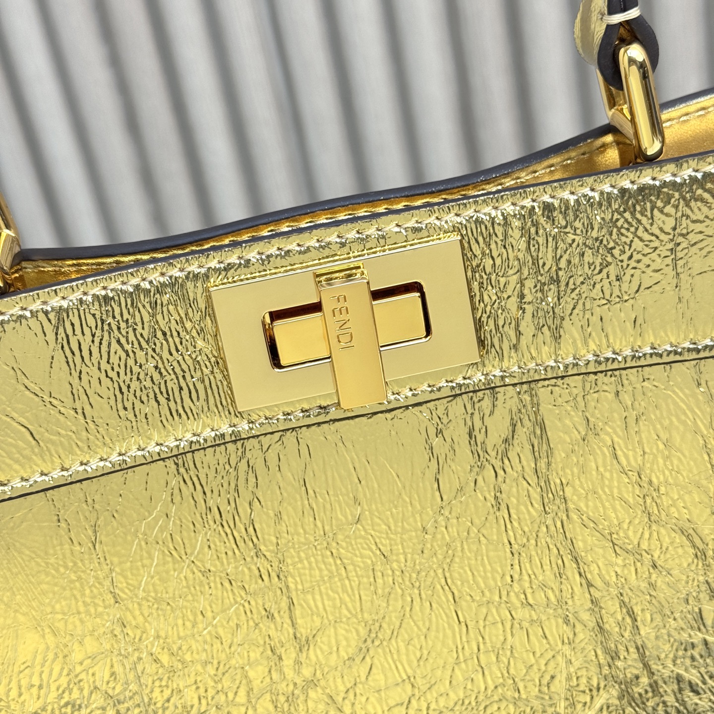 FENDI 一比一 Peekaboo 手提包 金色亮面時尚斜背款| 11 FENDI 一比一 Peekaboo 手提包 金色亮面時尚斜背款