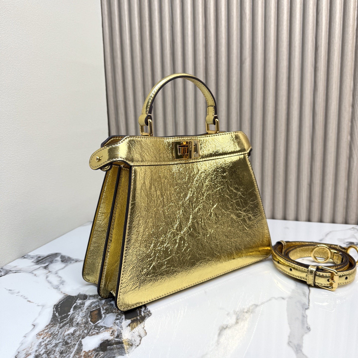 FENDI 一比一 Peekaboo 手提包 金色亮面時尚斜背款| 10 FENDI 一比一 Peekaboo 手提包 金色亮面時尚斜背款