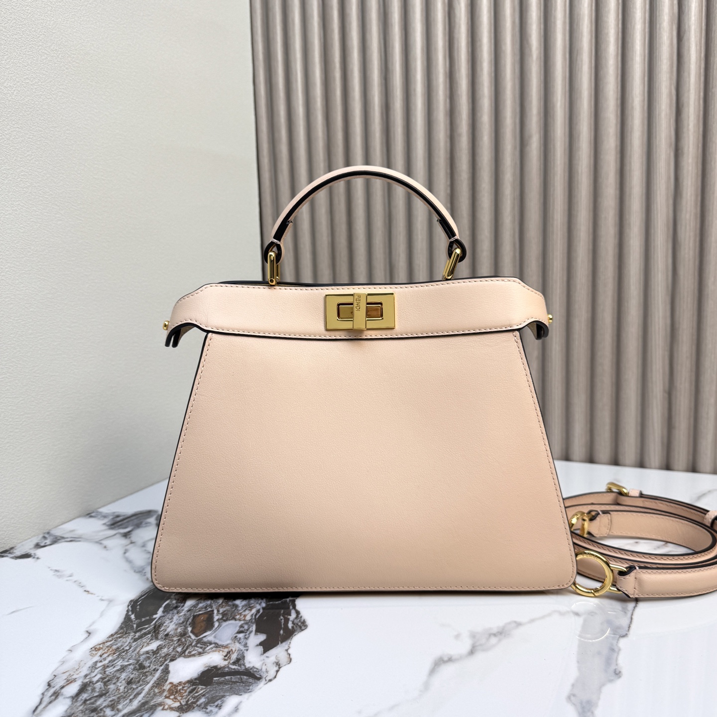 FENDI 一比一 Peekaboo 手提包 裸粉優雅斜背款| 12 FENDI 一比一 Peekaboo 手提包 裸粉優雅斜背款