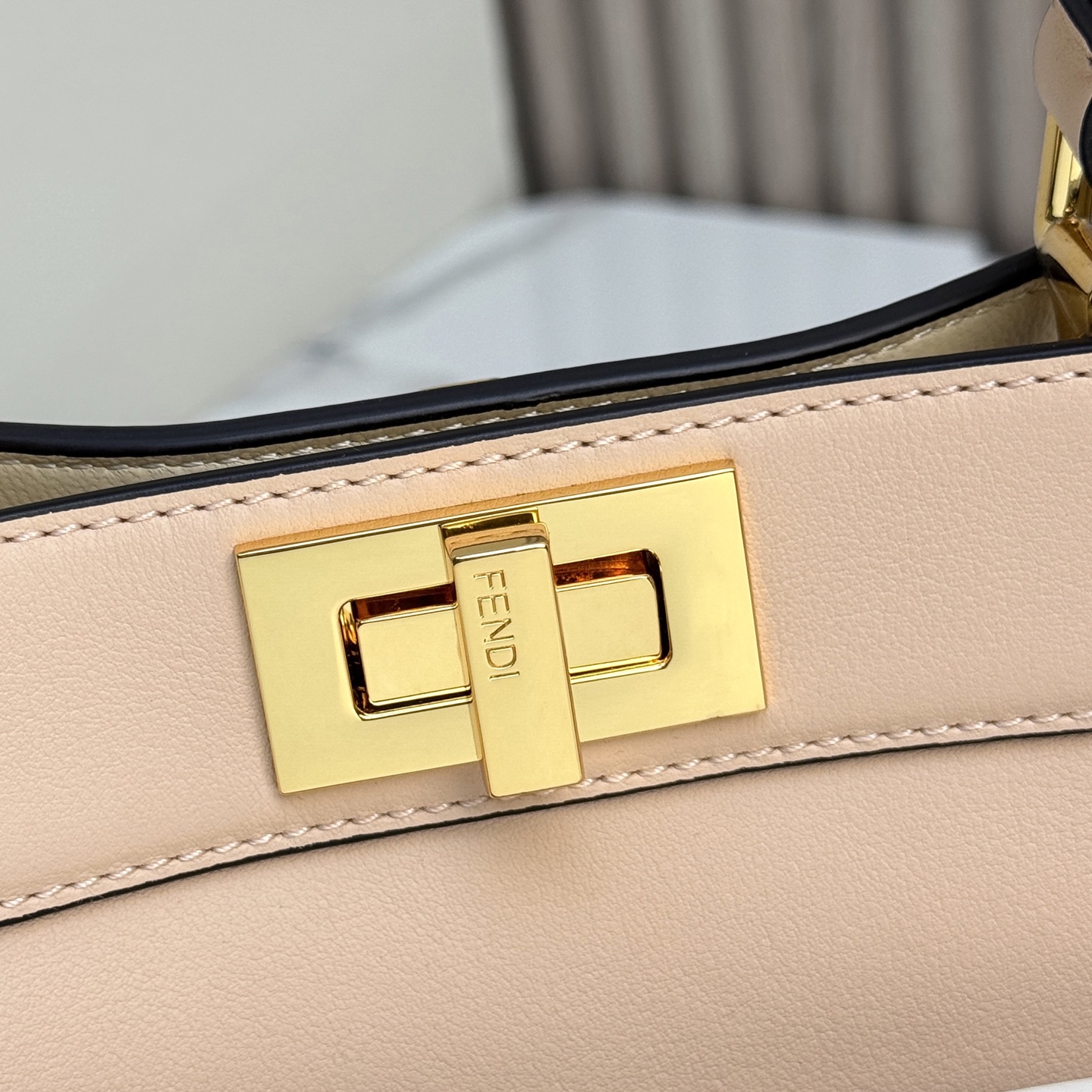 FENDI 一比一 Peekaboo 手提包 裸粉優雅斜背款| 9 FENDI 一比一 Peekaboo 手提包 裸粉優雅斜背款