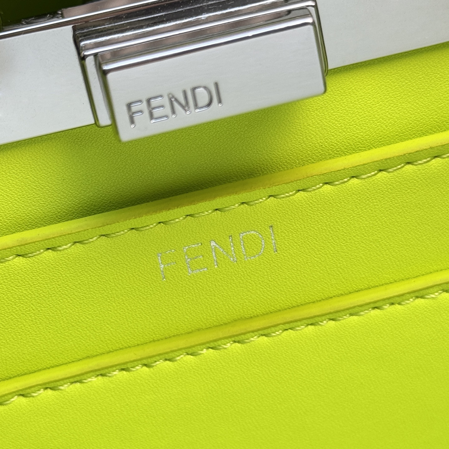 FENDI 一比一 Peekaboo 手提包 白色銀扣斜背款| 8 FENDI 一比一 Peekaboo 手提包 白色銀扣斜背款