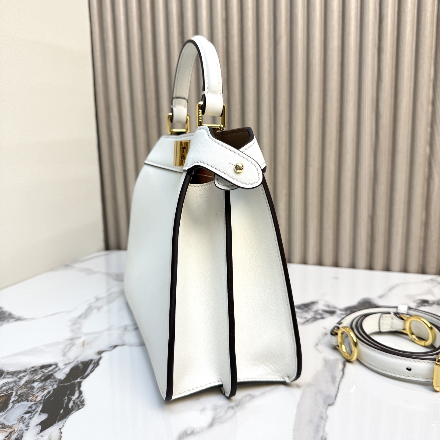 FENDI 原單 Peekaboo 手提包 真皮復古款| 9 FENDI 原單 Peekaboo 手提包 真皮復古款